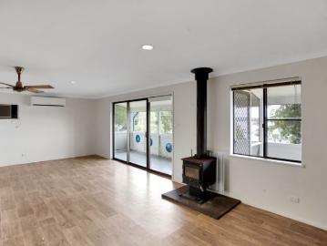 135 Cove Boulevard 2 Bedroom with downstairs granny flat