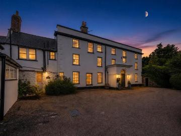 14 bedroom manor house for sale