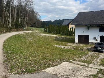 1559 qm Baugrundstück mit Altbestand und eigenem Wasserrecht