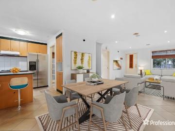15b Avila PlaceTaylors Lakes VIC 3038, Australia