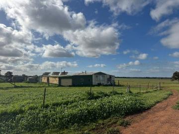 171.5 ACRES OF QUALITY GRAZING & CROPPING COUNTRY READY...