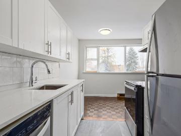 176 8th Street, Collingwood 2 Bedroom Apartment for Rent...