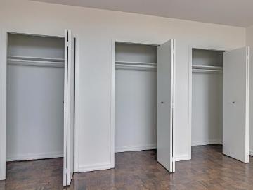 190 200 Exbury Road 1 Bedroom Apartment for Rent at 200...