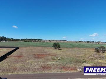 1 acre, 8 minutes to Kingaroy CBD
