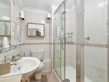 1 bed flat for sale