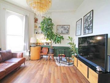 1 bed flat for sale