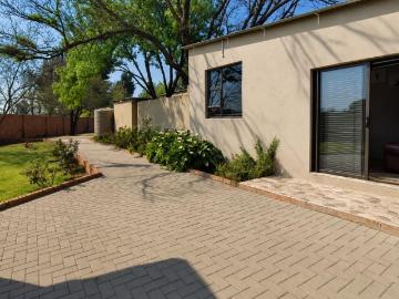 1 Bedroom cottage to rent in Spitskop Sh, Bloemfontein