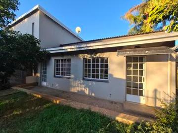 1 bedroom cottage available for rent.