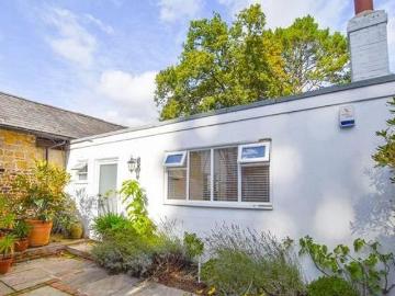 1 bedroom cottage for rent in on Private Estate Longmoor...