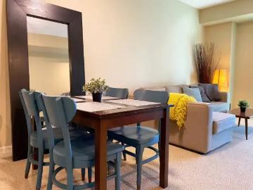 1 Bedroom Condo Calgary AB 104179558