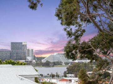 1 Bedroom Apartment East Perth, 102578075
