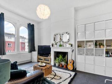 1 Bedroom Apartment For Sale In Kingston Upon Thames