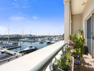1 Bedroom Apartment HOPE ISLAND QLD 81537798