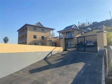 1 Bedroom Apartment in Newlands West
