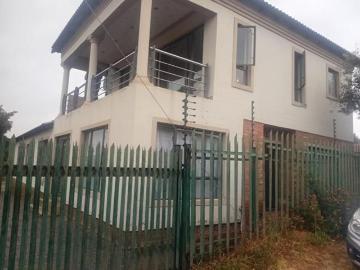 1 Bedroom Apartment in Cosmo City