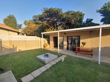 1 Bedroom Apartment in Rooihuiskraal