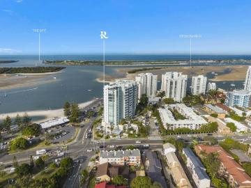 1 Bedroom Apartment Labrador QLD 104438127
