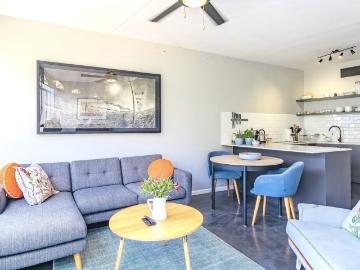 1 Bedroom Apartment To Let in Vredehoek