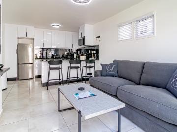 1 Bedroom Apartment To Let in Melkbosstrand Central