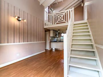 1 Bedroom Apartment To Let in Melrose