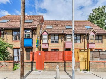 1 Bedroom Flat for Rent in Cleveland Way, E1 | Foxtons