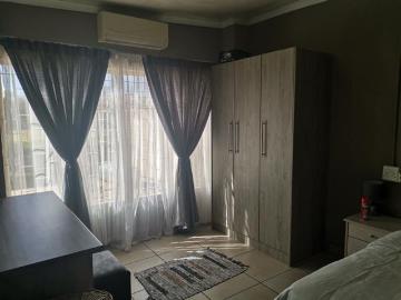 1 Bedroom Flat in Kuruman