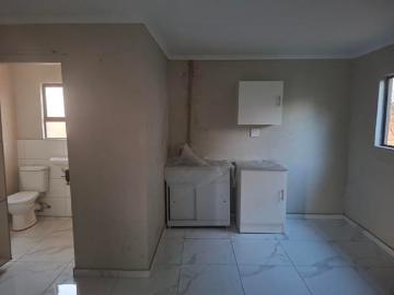 1 Bedroom House in Freeway Park