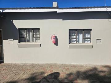 1 Bedroom House in Rhodesdene