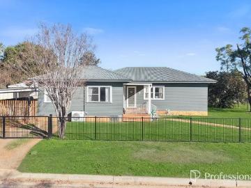 1 Donald StreetWest Tamworth NSW 2340, Australia