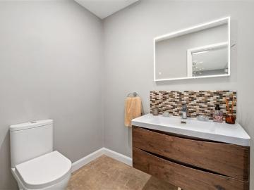 1,450,000 | White Strand House, Sallybrook, Clonea Road,...