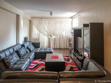 1.5 Bedroom Apartment in Arcadia