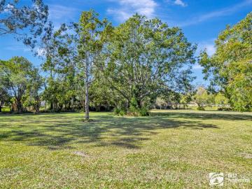 1.6 hectare vacant site outstanding opportunity!