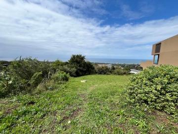 1 700 m² Land available in La Lucia