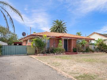 23 Felicia Street, Rangeway, WA 6530 House for Rent...