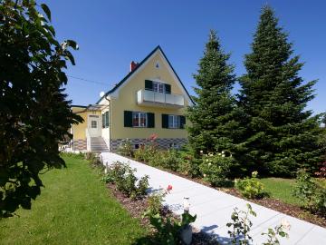 2021 generalsaniertes, luxuriöses Haus mit großem Garten...
