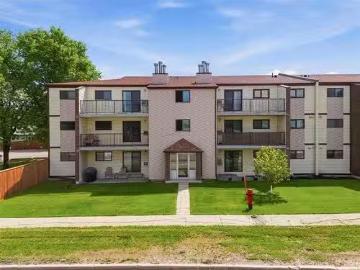 203 11 Burland Avenue, Winnipeg, MB, R2N 2E4 condo for sale.