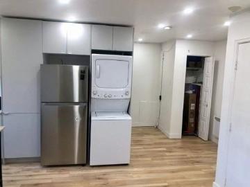 2090 Rue Wellington Studio Apartment for Rent at 2090...