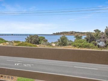 2/30 Esplanade, Victor Harbor SA 5211 Apartment For Rent...