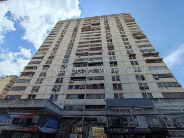 27 4734 Apartamento en Alquiler Zona Centro de Maracay