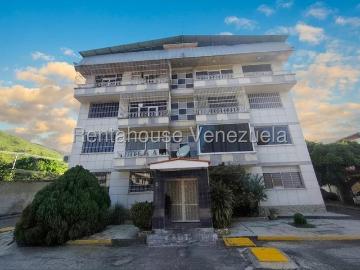 27 4985 Apartamento en Venta en Urbanizacion El Toro Las...