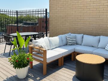 255 Stewart Street Studio Apartment for Rent at 255...