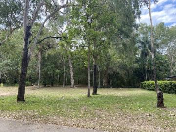 2890m2 bush block with seasonal creek