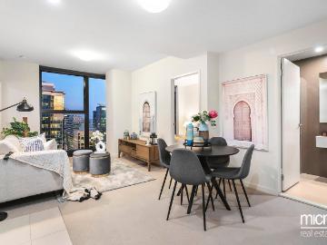 2 Bed 2 Bath at Collins Tower With Car Park!