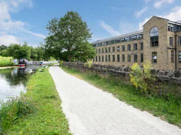 2 bed flat for sale