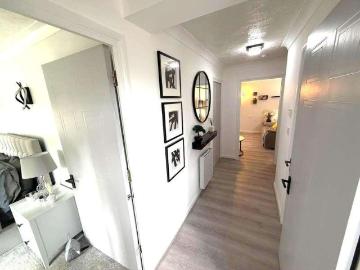 2 bed flat for sale