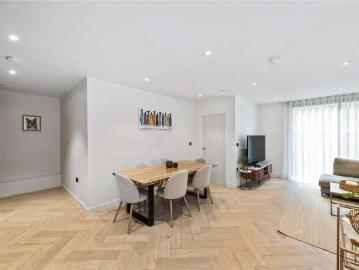 2 bed flat for sale