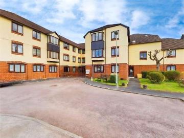 2 bed flat for sale