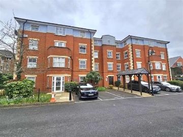 2 bed flat for sale