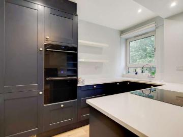 2 bed flat for sale
