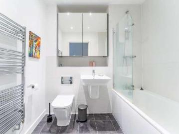 2 bed flat for sale